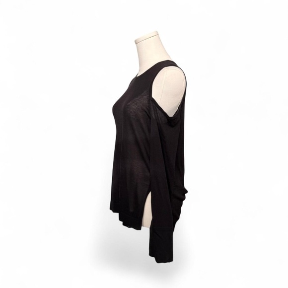 BCBGMaxAzria | Anita Cut out Shoulder Top - XS - Picture 2 of 5